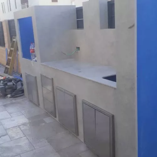 מטבח חוץ מחופה בפורצלן איטלקי